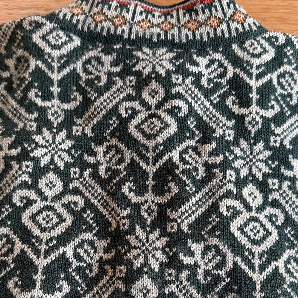 Dale of Norway Dark Green and Grey Fair Isle Wool Cardigan - Picture 6 of 8